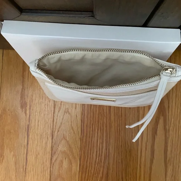 Chloe Accessory Make Up Pouch - Picture 3 of 3